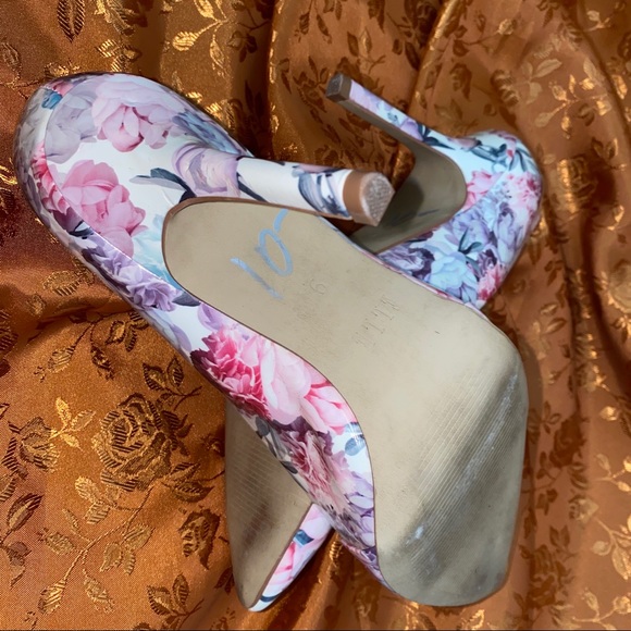 Elle High Heels - Picture 4 of 5